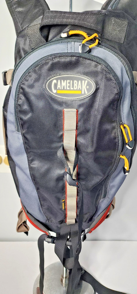 Camelbak Snobound Hydration Backpack 100 Ounce 3 Liter Bladder Grey Black Red