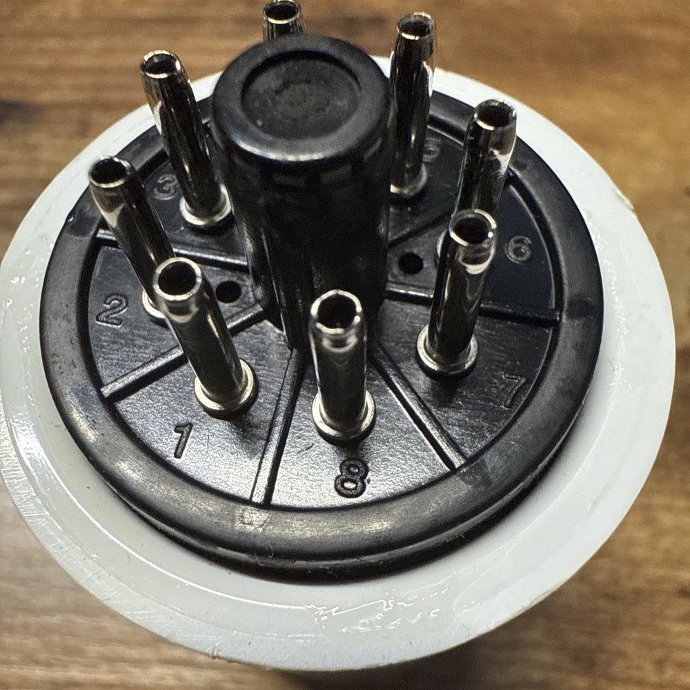 octal plug-in coil form 8 pin L=60 mm OD= 42 mm