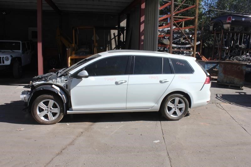 Speedometer Cluster Hatchback Base Engine MPH Fits 15-16 GOLF 609316