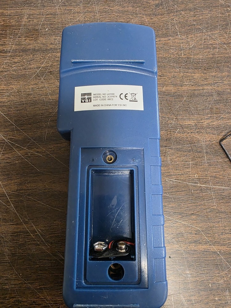 YSI pH100 Handheld pH or mV and Temperature Meter
