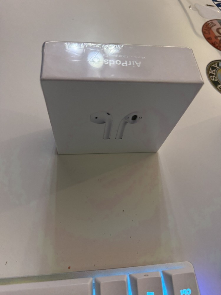 Apple AirPods 2nd Generation with Charging Case - White