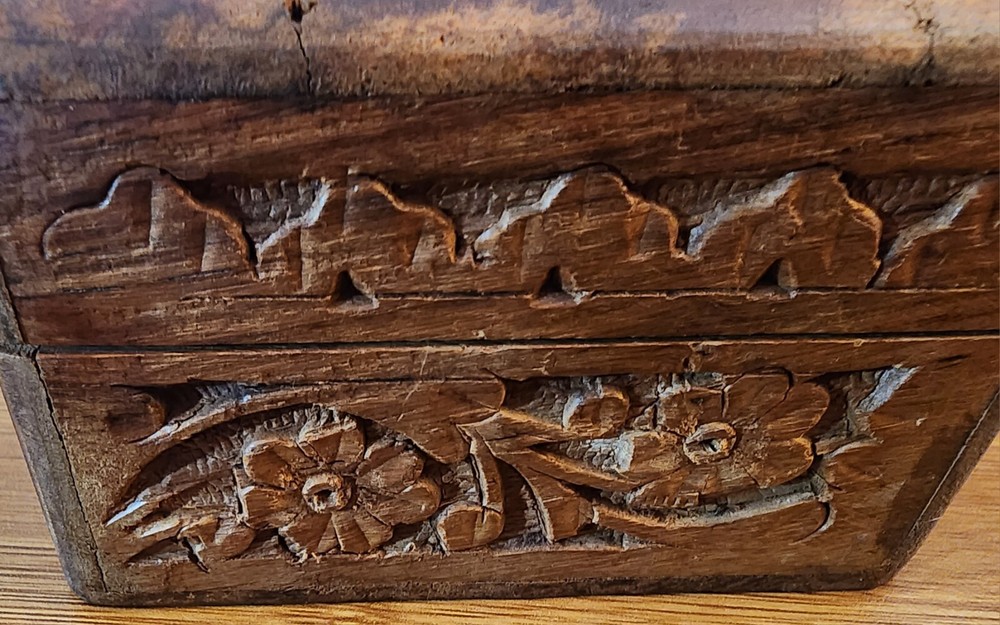 Wooden jewelry box