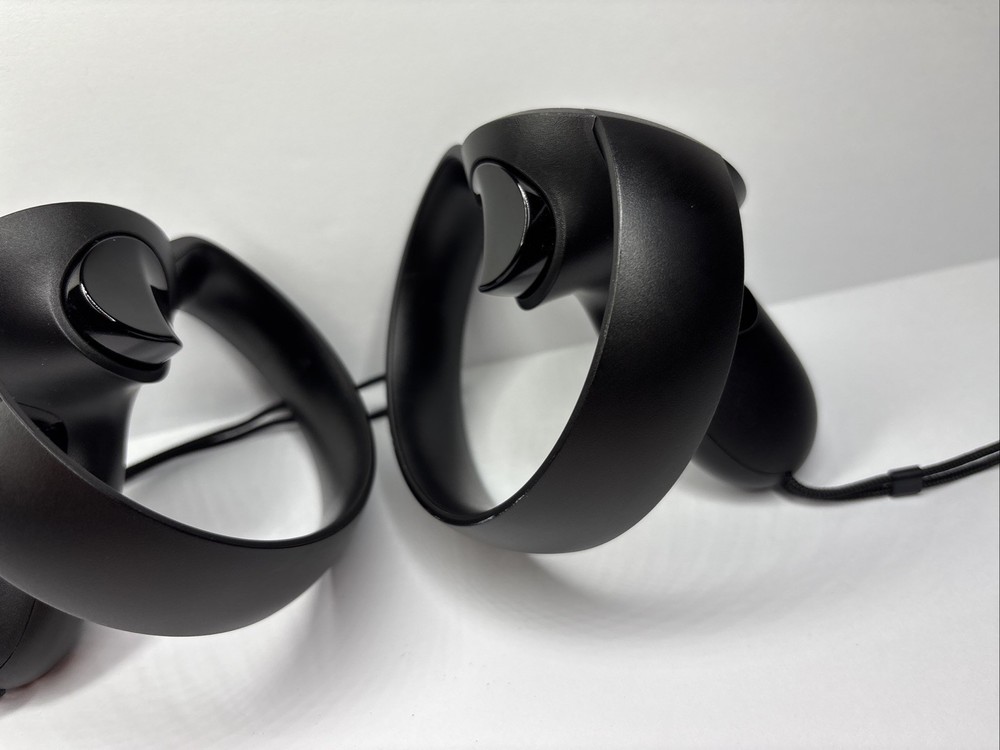 OCULUS Rift CV1 Touch Controllers VR - Right AND Left - Free Shipping