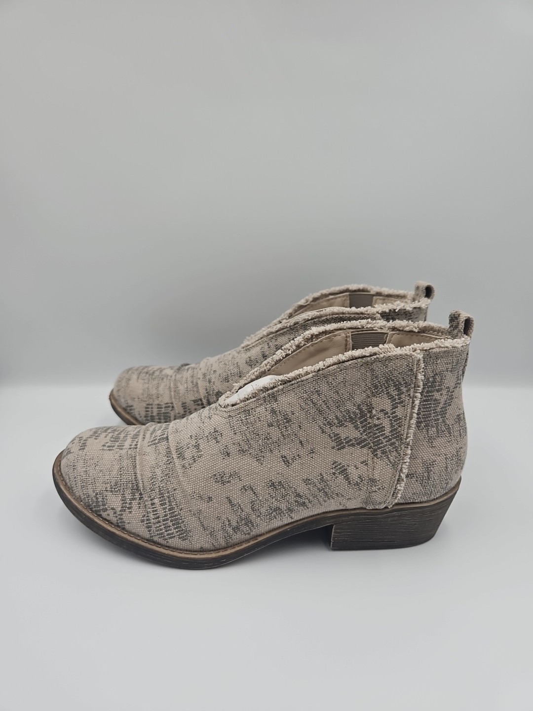 Very G Bootie Women's Size 7