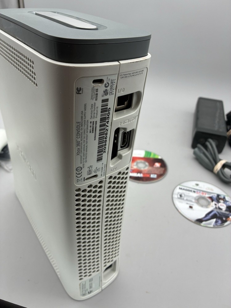 Microsoft Xbox 360 White Console 60GB HDD Console w/HDMI System Bundle - Tested