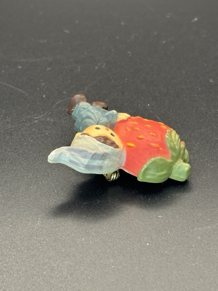HALLMARK Decorative LAPEL PIN Brooch 1970's "PIXIE Holding Strawberry" Button