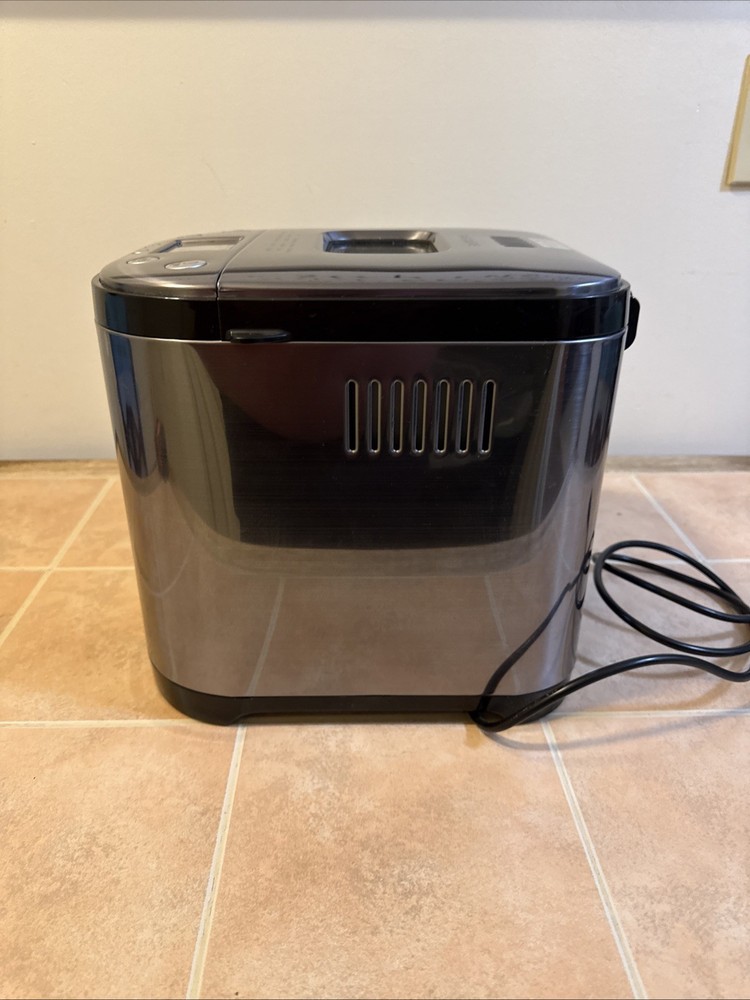 Frigidaire EBRM100 2LB Stainless Steel Bread Maker 15 Programs LCD Display