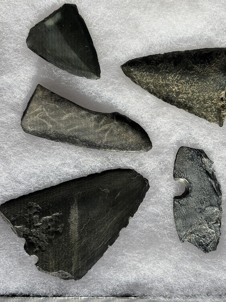 5 Stone Artifacts Biface Prehistoric Projectile Points, Scraper Basalt/Chert