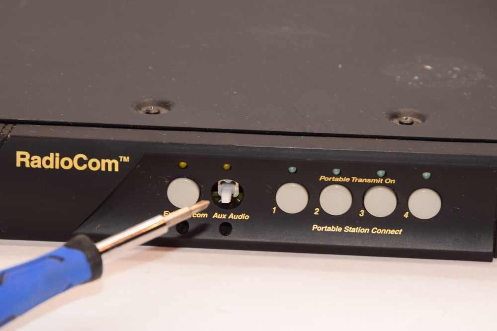 TELEX RADIOCOM BTR-300 Wireless Intercom Base Station *Missing Button*