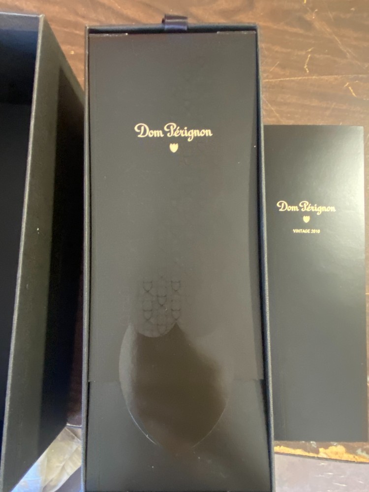 DOM PERIGNON Empty Box & Pamphlet - Vintage 2010. GOOD Condition.