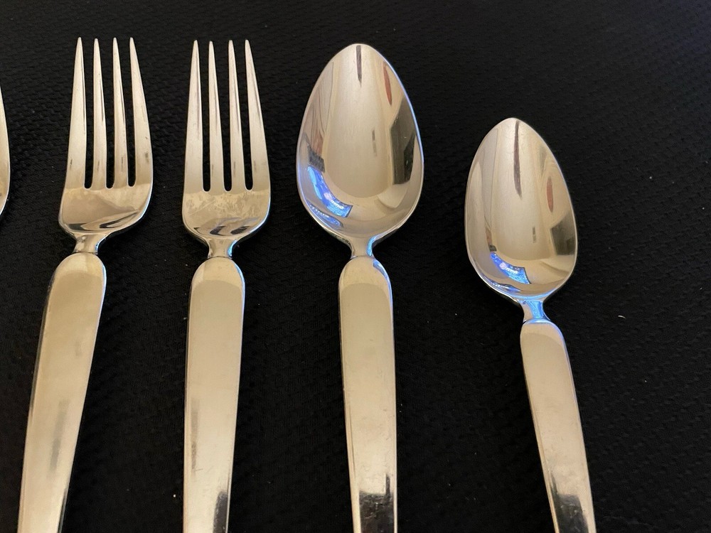 6 Pieces Post Modern Stainless Circle Tip Handle Korea 18/10