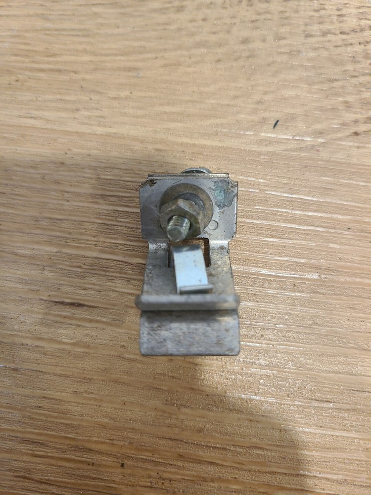 Obsolete Challenger Westinghouse Thomas & Betts Replacement Meter Socket Clip