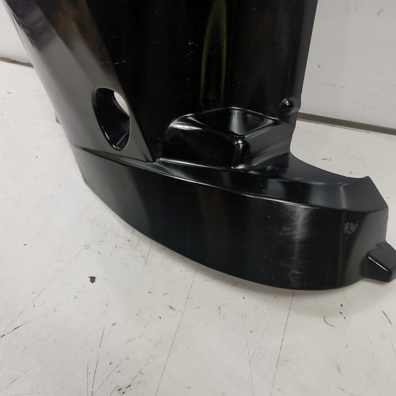 Mercury Fourstroke 150 HP Starboard Side Chap Lower Bottom Cowling 8M0057756