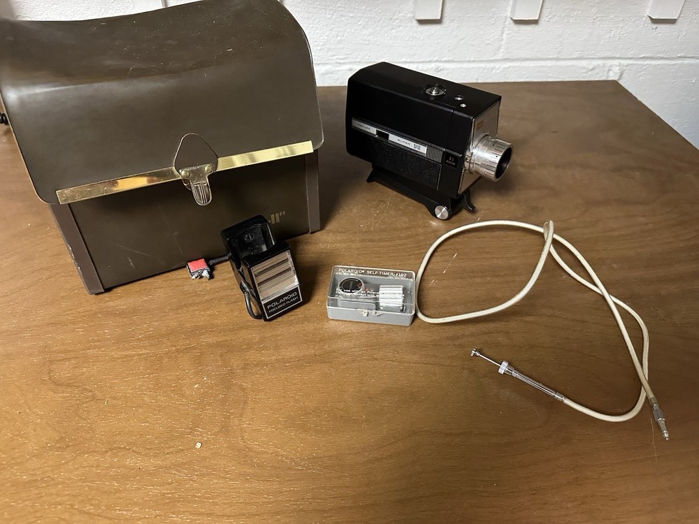 Sears Super-8 Easi-Load C160 With Case And Flash Untested