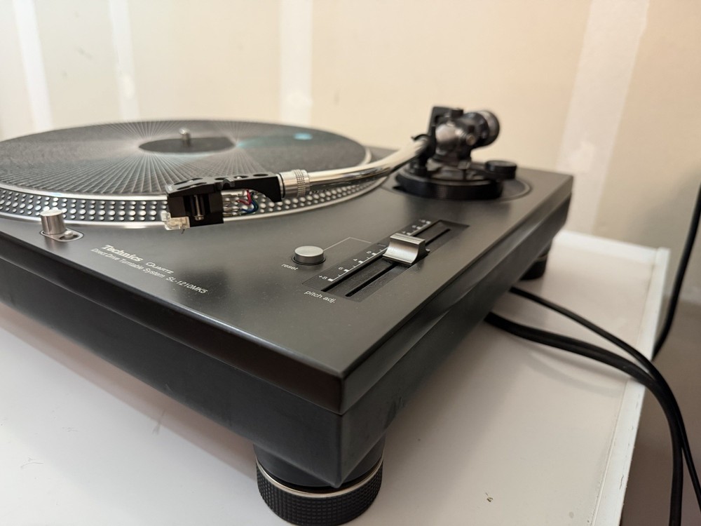 Technics sl-1210mk5 Turntable Black