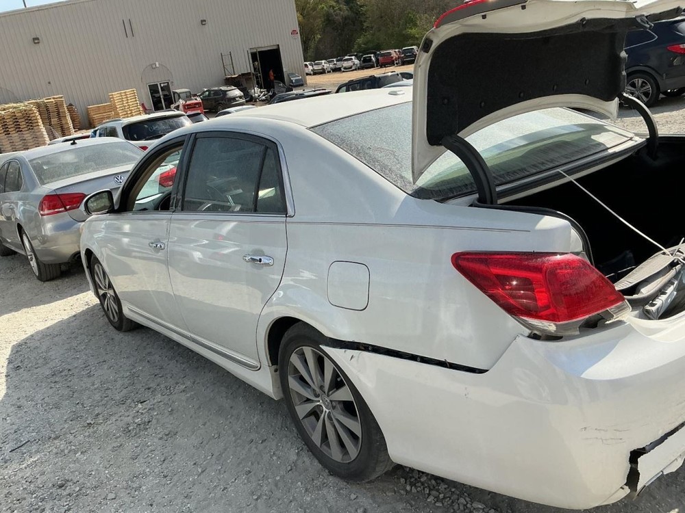 AVALON 2011 Glove Box 5021925