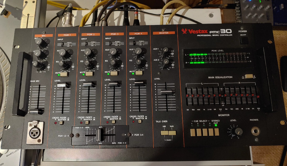 1pcs Vestax PMC 30 Mixing Console