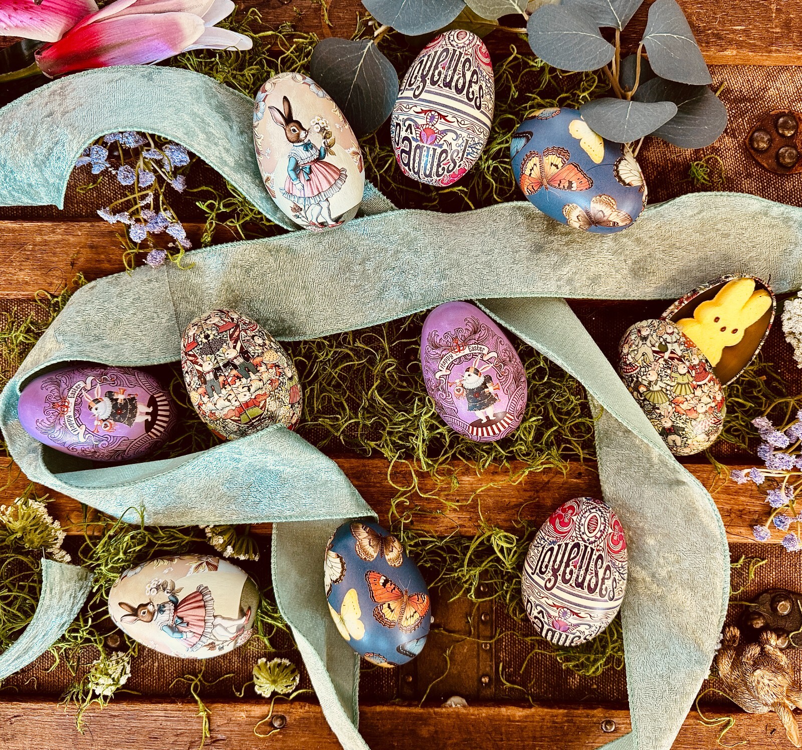 Set of Ten Fillable, Reusable Easter Egg Tins. Vintage Style Metal Easter Eggs