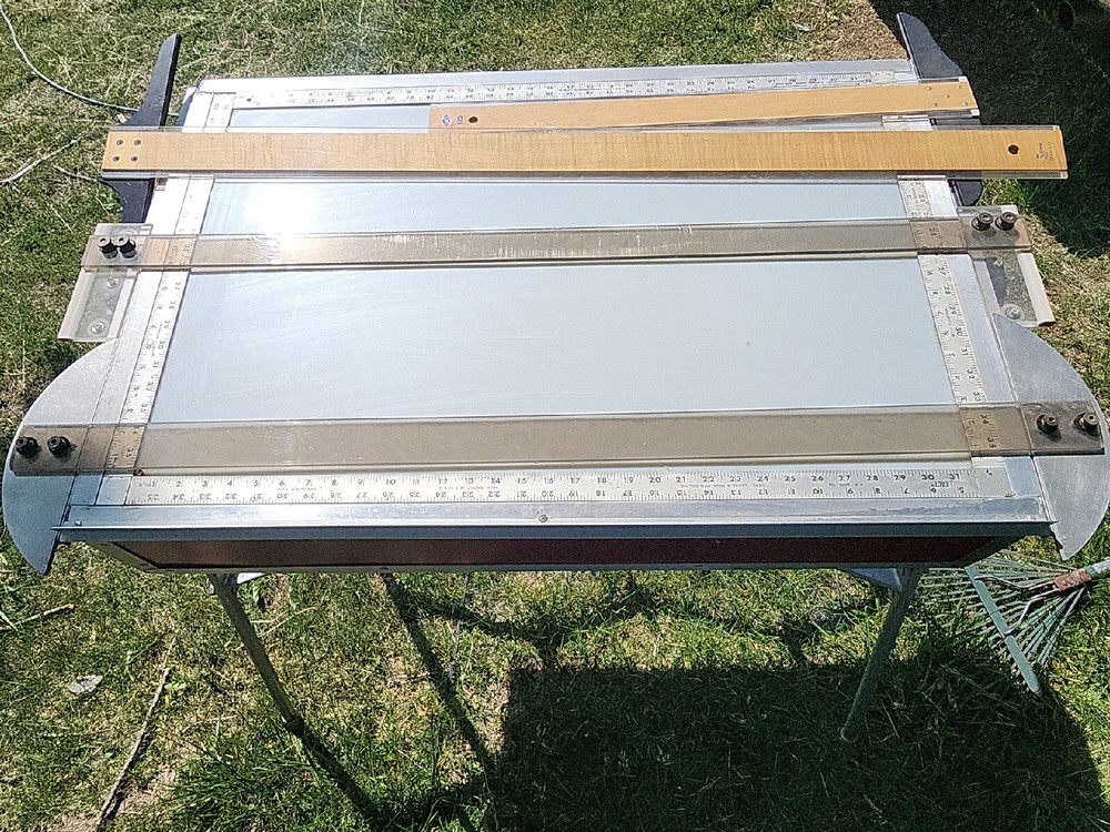 JOHNSON LEVEL LIGHTED ARCHITECT BLUEPRINT DRAFTING TABLE SEE PHOTOS DESCRIPTION