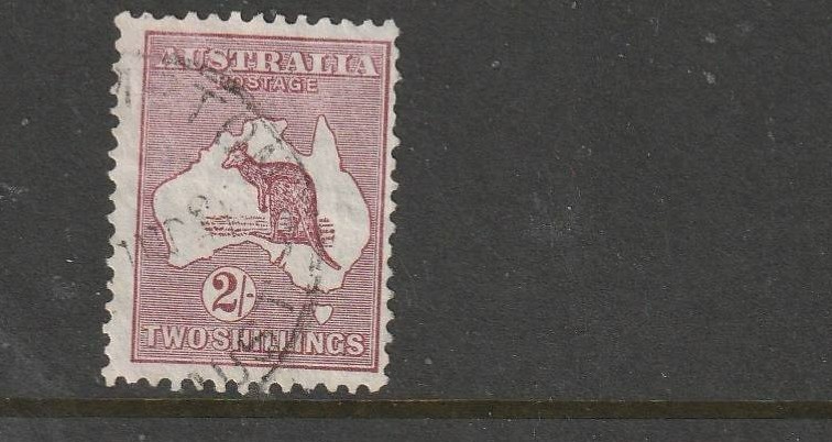 STAMPS AUST KANGAROO  2/-  MAROON  TYPE A    FINE  USED
