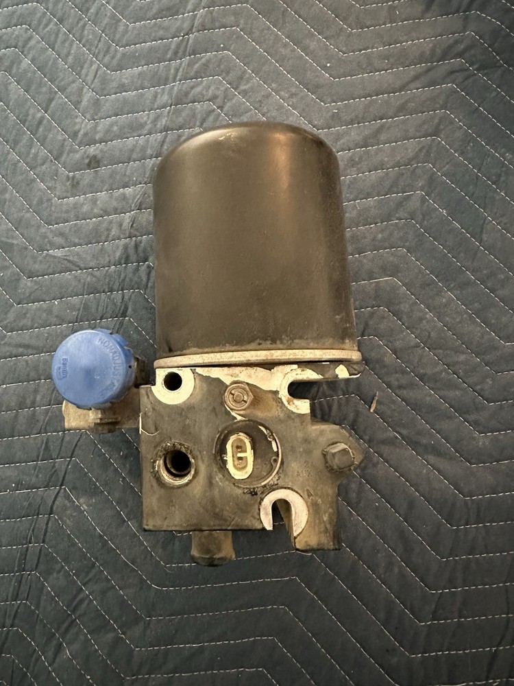 Used, K049199 Bendix AD-IS® Air Dryer