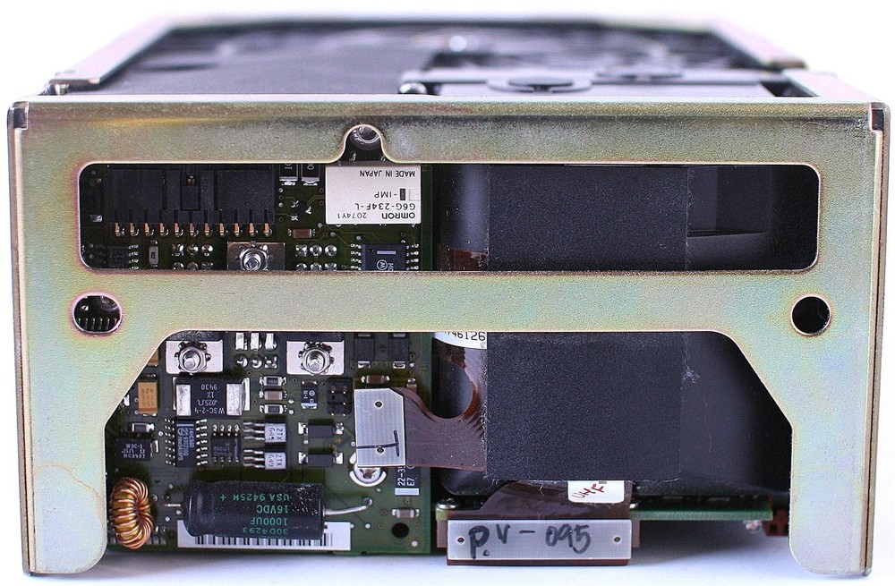 System Pull Seagate 2.9GB Internal 50-pin SCSI Hard Drive