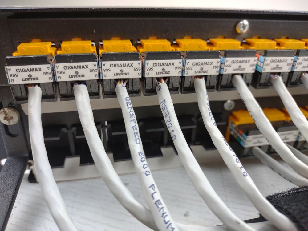 Leviton Cat 5e Flat Patch Panel 42 Port GigaMax 5e T56B-U48