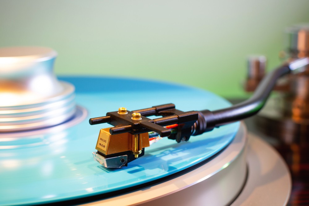 ZERSONIC - LIGHTWEIGHT HEADSHELL ADJUSTABLE AZIMUTH HI-FI TURNTABLE