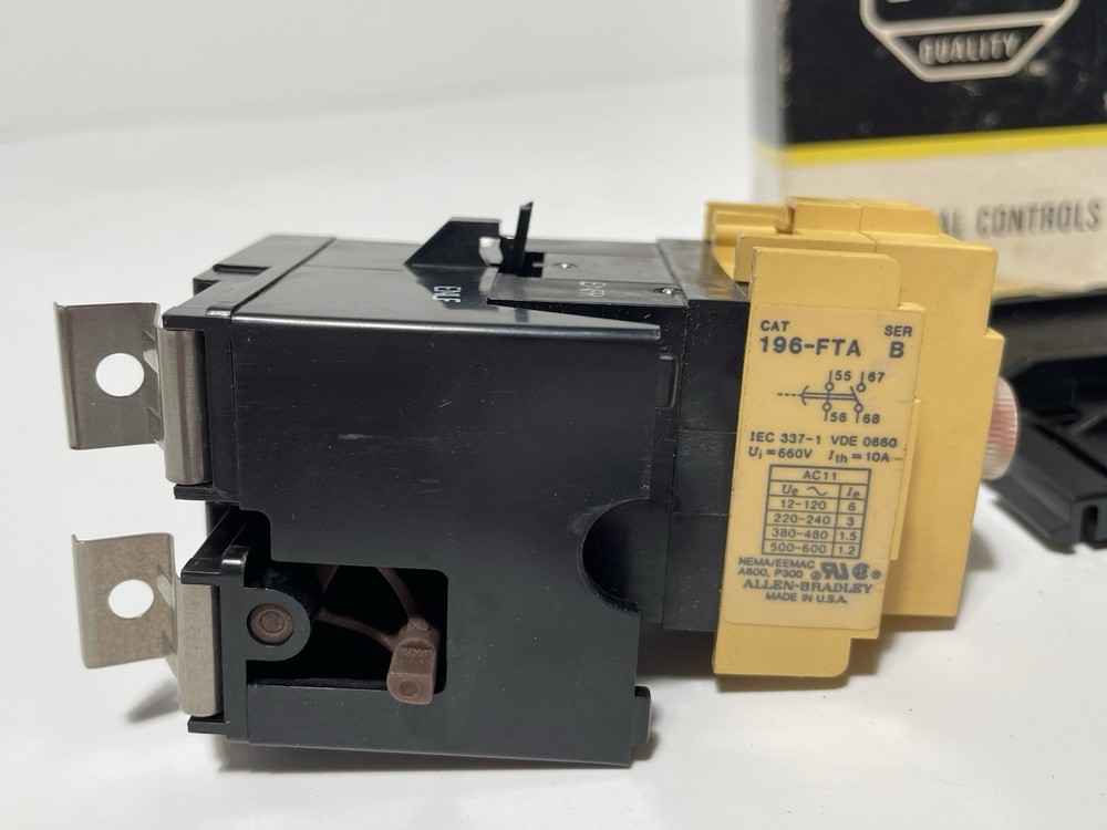 Allen Bradley 596-TR32 with 196-FTA Pneumatic Timer with Base