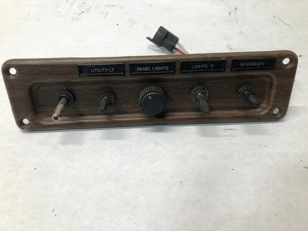 1991-2010 Freightliner CLASSIC XL SWITCH Dash Panel - Used