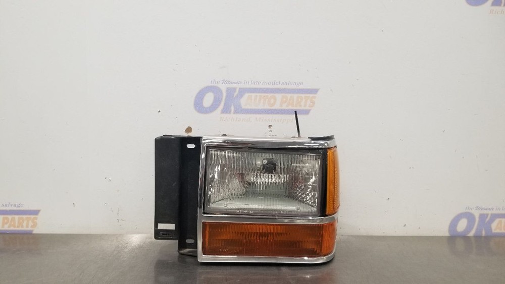 92 FORD RANGER HEADLIGHT TURN SIGNAL CORNER LIGHT ASSEMBLY LEFT DRIVER