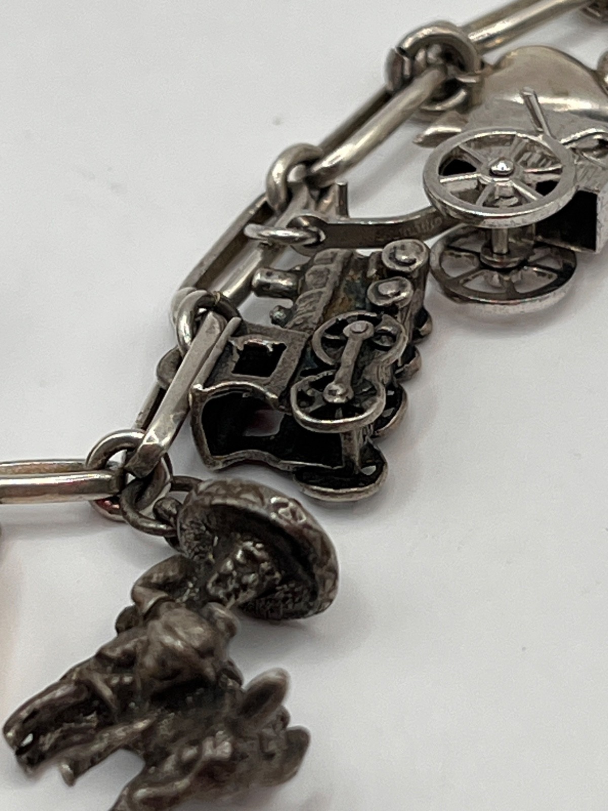 Vintage 7.5” Sterling Silver 925 Charm Bracelet With 19 Charms SW CA Articulated