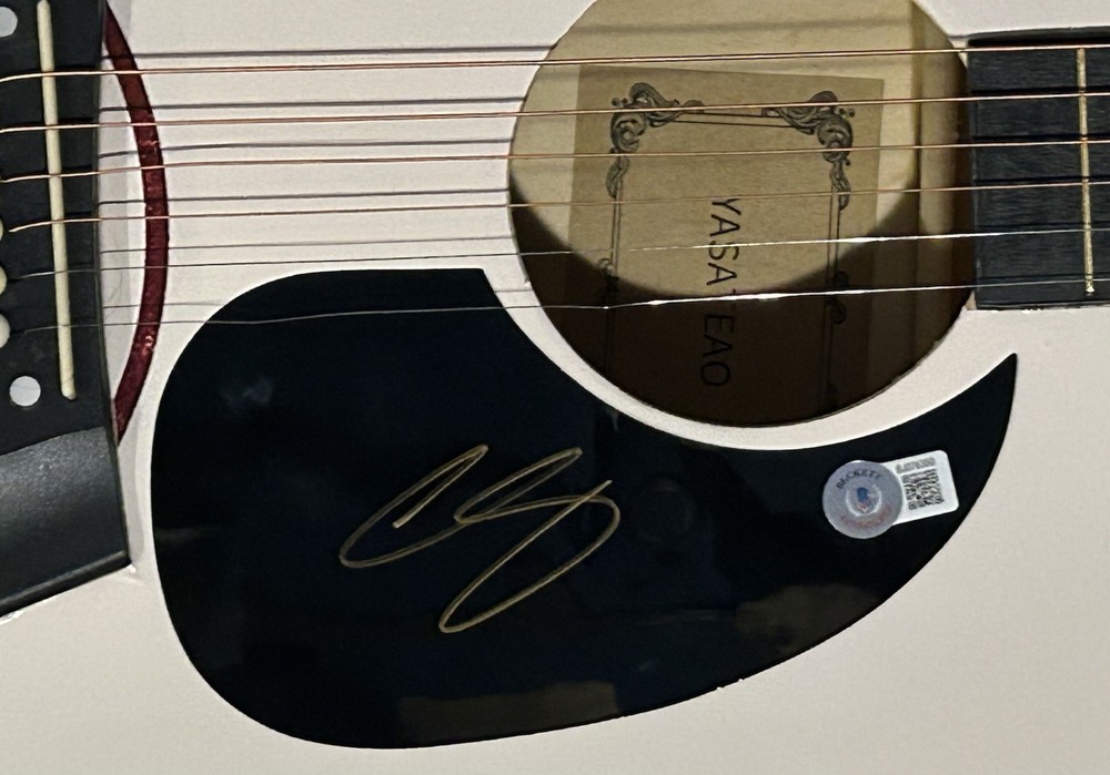 Chris Stapleton Signed Guitar Autographed Beckett COA