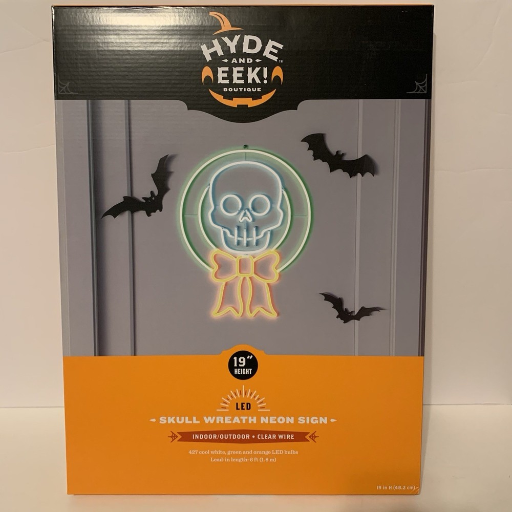 HYDE & EEK! Skull Wreath Neon Wall Light NEW