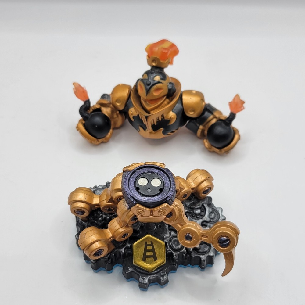 Skylanders Swap Force character figure: BLAST ZONE | swappable blue base