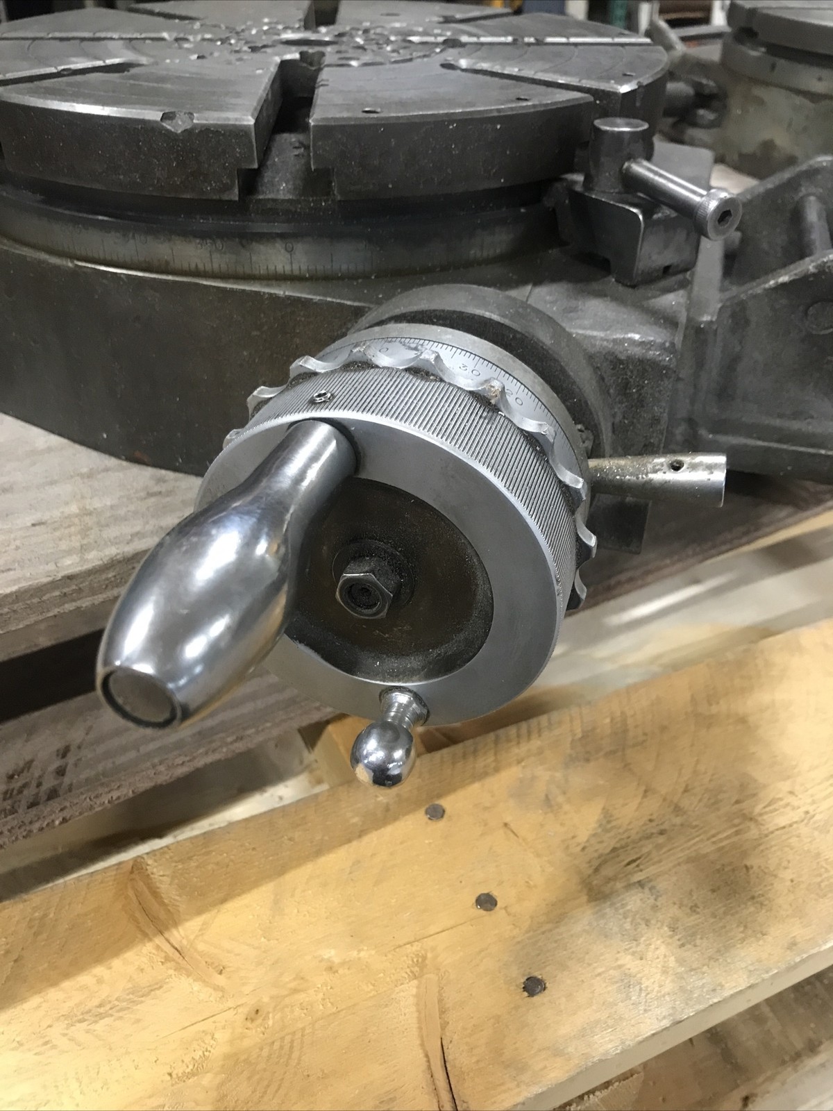 BRIDGEPORT #12 ROTARY TABLE Low Profile Handle