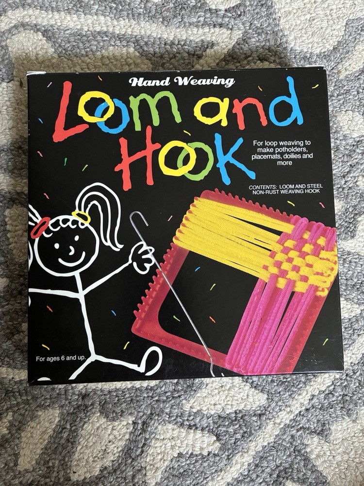 Hand Weaving Loom And Hook