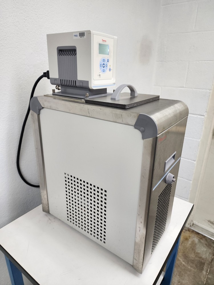 Thermo HAAKE A28 Chiller Recirculating Bath w/ SC100 Digital Controller