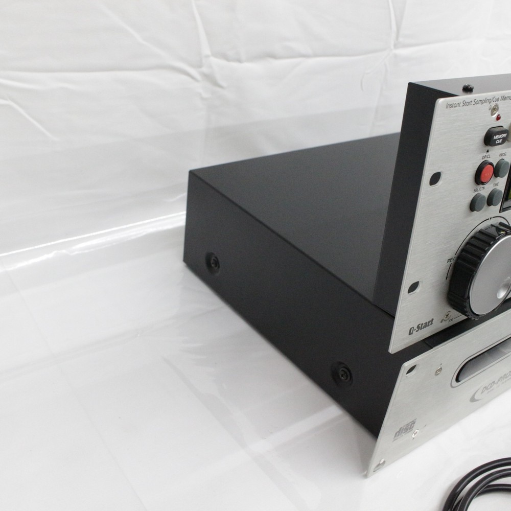 American DJ DCD-PRO500 CD Player And Controller Panel TESTED One Cd Doesn't Open