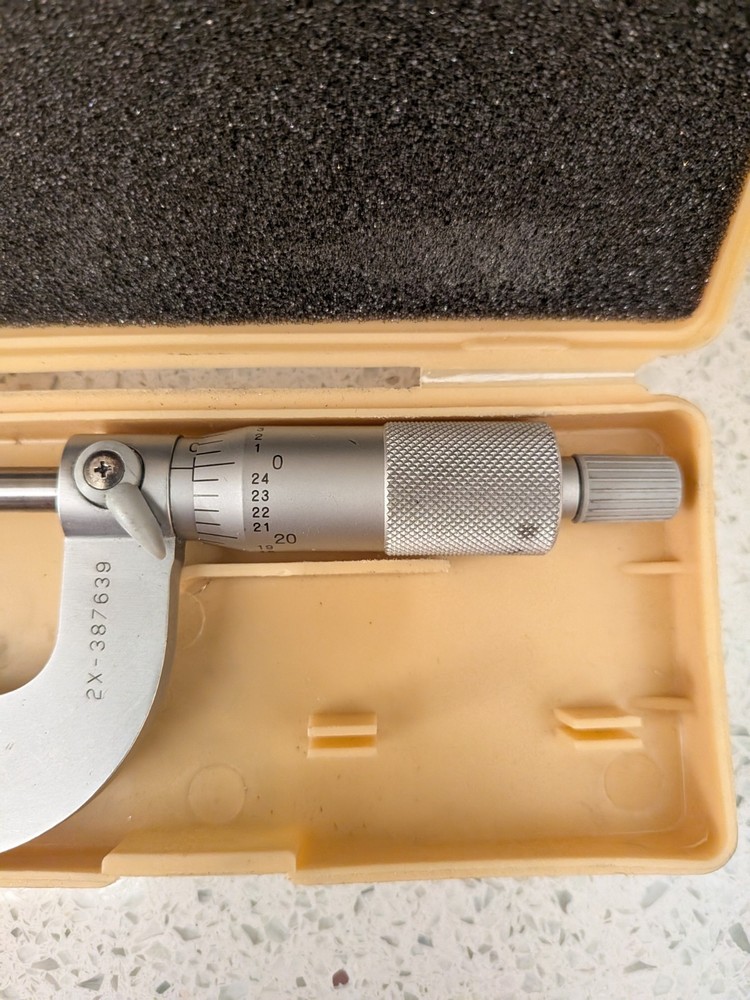 Mitutoyo 101-105 0-1" / .001" M210-1" Micrometer