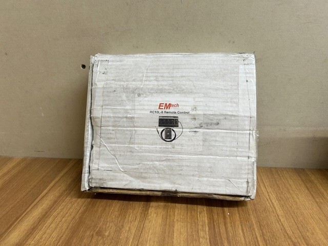 EMtech Electronics  RC10L-5 Remote Control