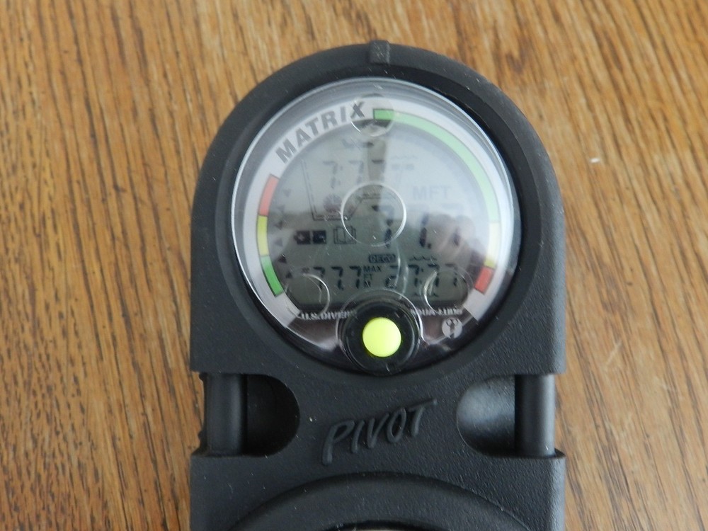 US DIVERS REGULATOR SET- SERVICED