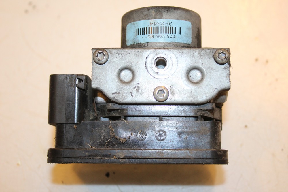 2014 Indian Chieftain Brake ABS Pump Unit Module 1911987
