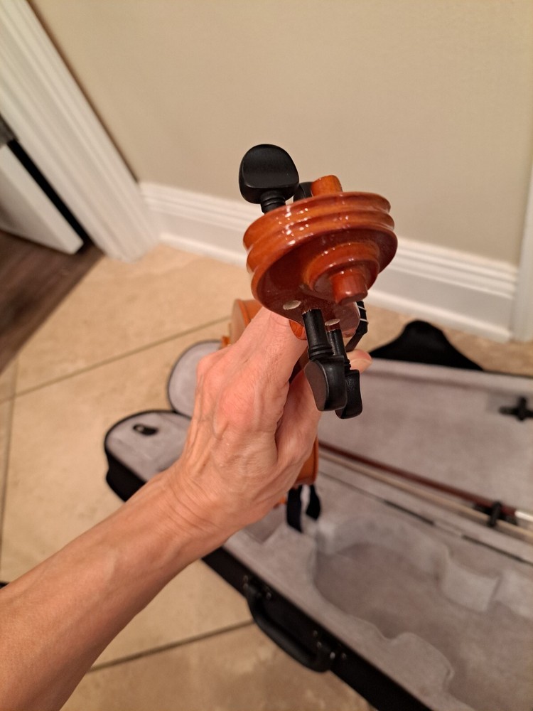1/2 Student Violin Complete Kit W Case Good Condition No Marks