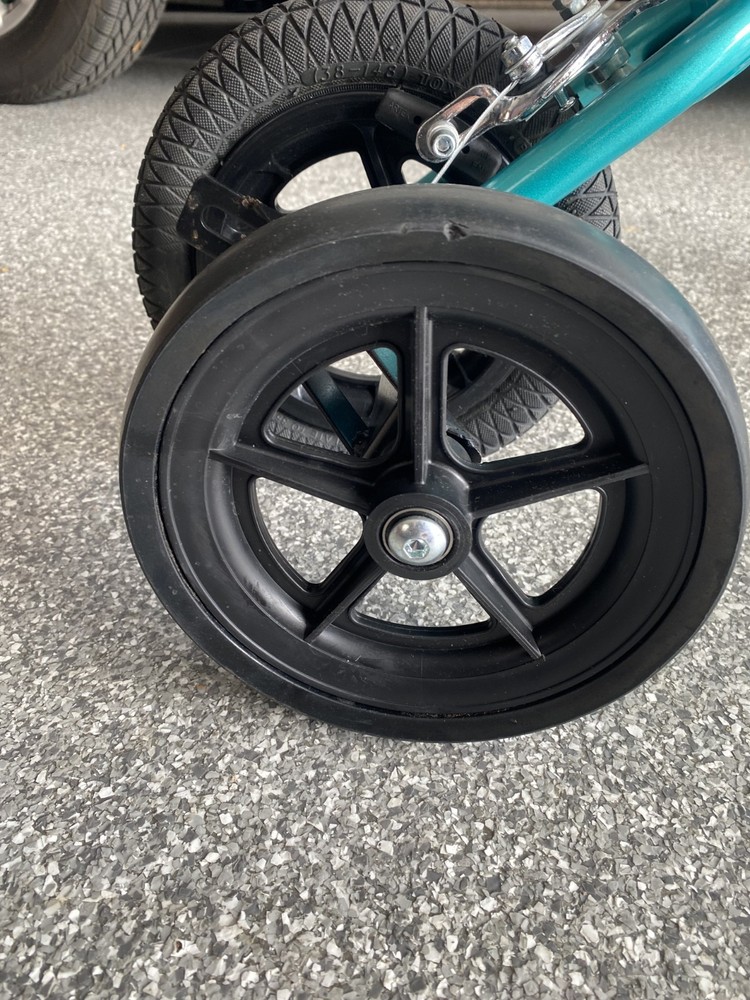 Knee Rover Stabilizer Training Wheel +FAST SHIPPING!