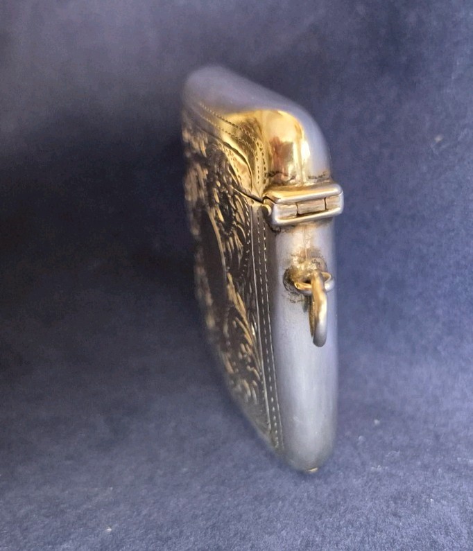 Solid Silver Pocket Vesta Case - Birmingham 1912 - William Neale Ltd