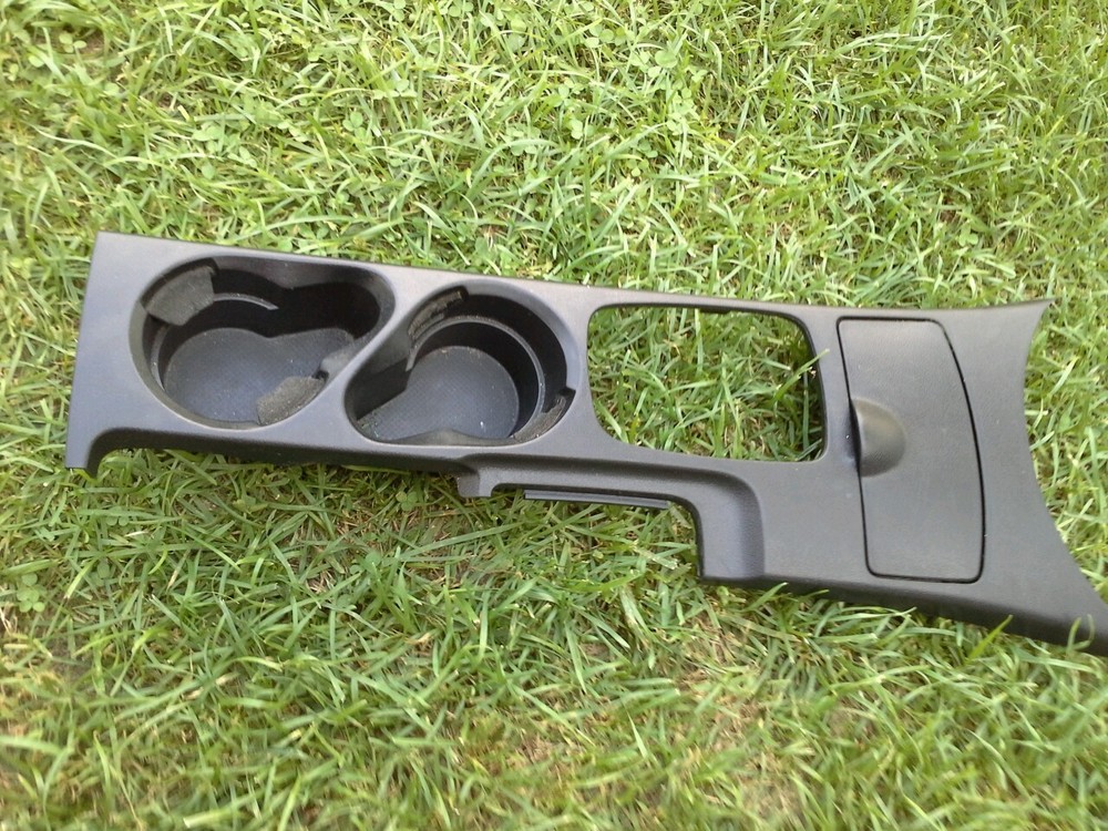 2003-2006 MITSUBISHI OUTLANDER CENTER CONSOLE CUPHOLDER &TRIM BEZEL  OEM