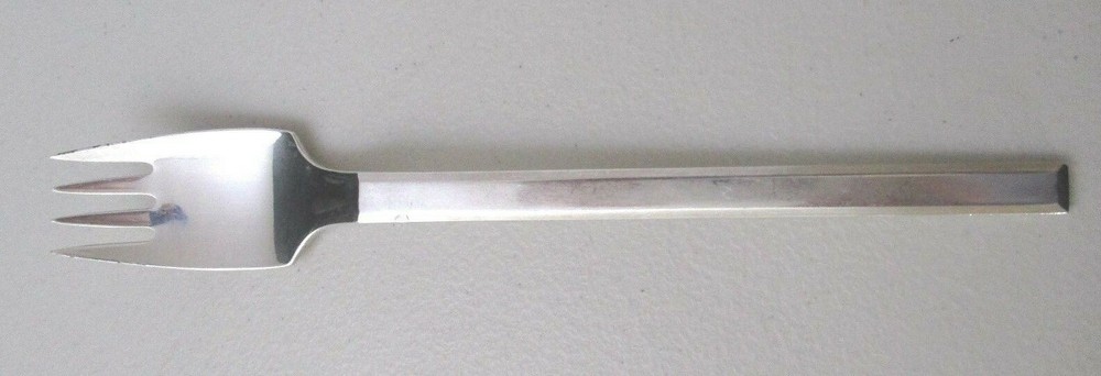 ROSENTHAL LINEAR - SILVERPLATE - FORK- 7 3/8" - 09G