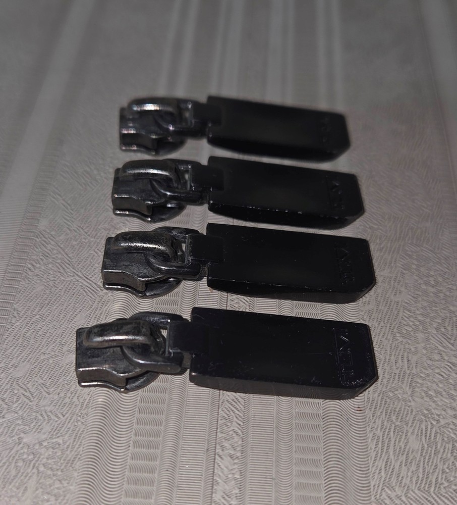 Tumi Zipper Pulls Pull Tabs Genuine Replacement Lot Of 4