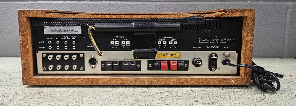 Sansui Solid State 200 Walnut - 1970s - Powers On